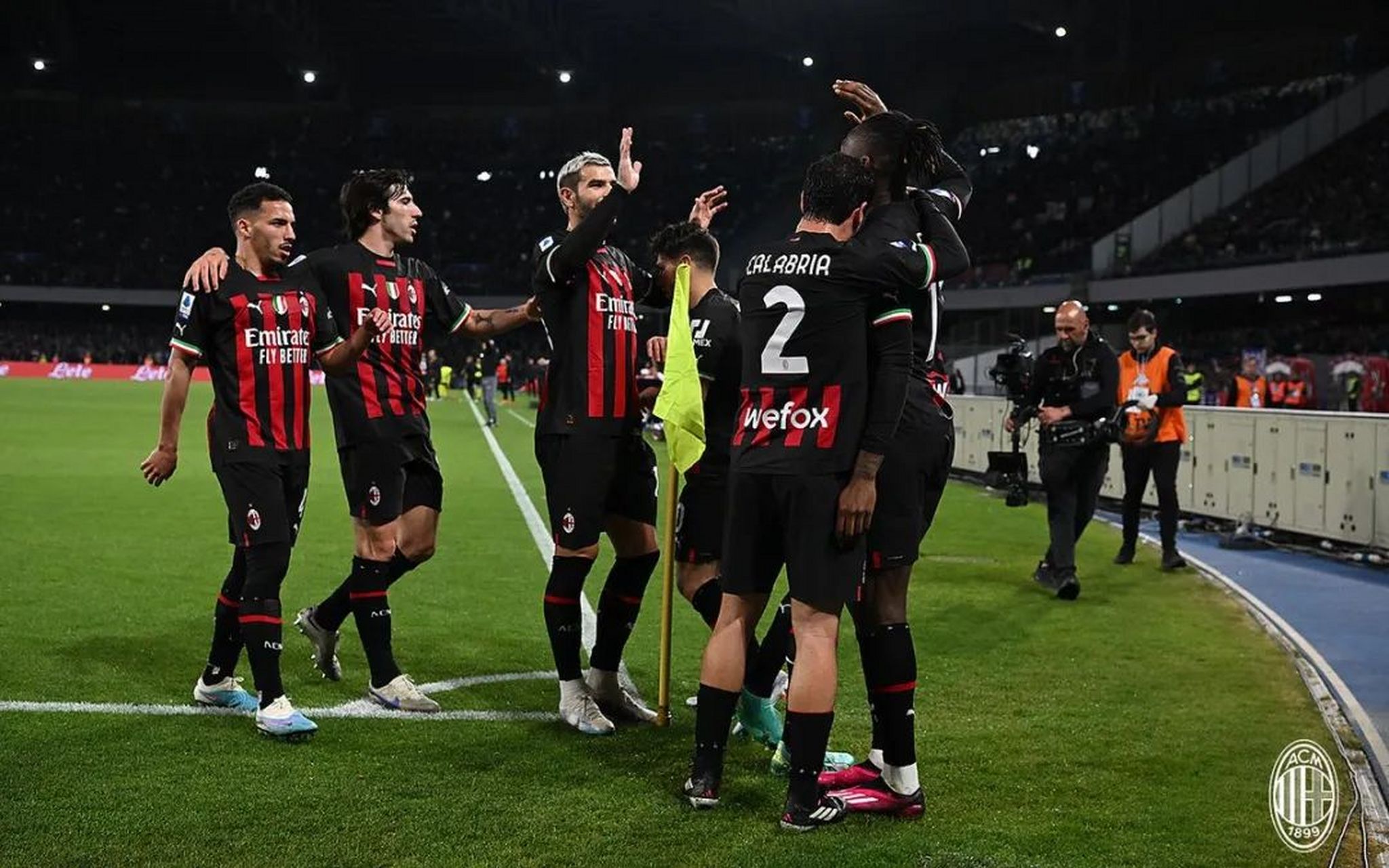 AC米兰连续胜利击败那不勒斯