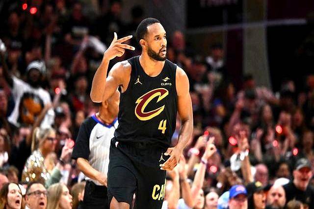 包含贝尔格莱德红星全黑客场，年轻新秀崭露头角的词条